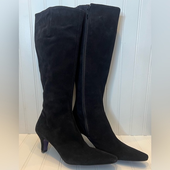 Boden Black Suede Knee High Boots Kitten Heel Pointed Toe Size 39 NEW - Picture 2 of 6